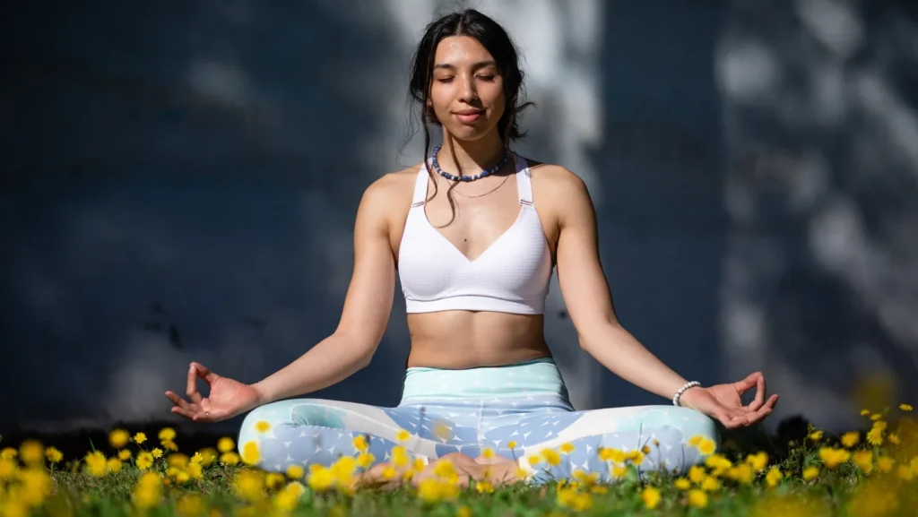 Yoga Cho Người Mới: Bước Chân Đầu Tiên Trên Thảm Tập 8 yoga-cho-nguoi-moi-8
