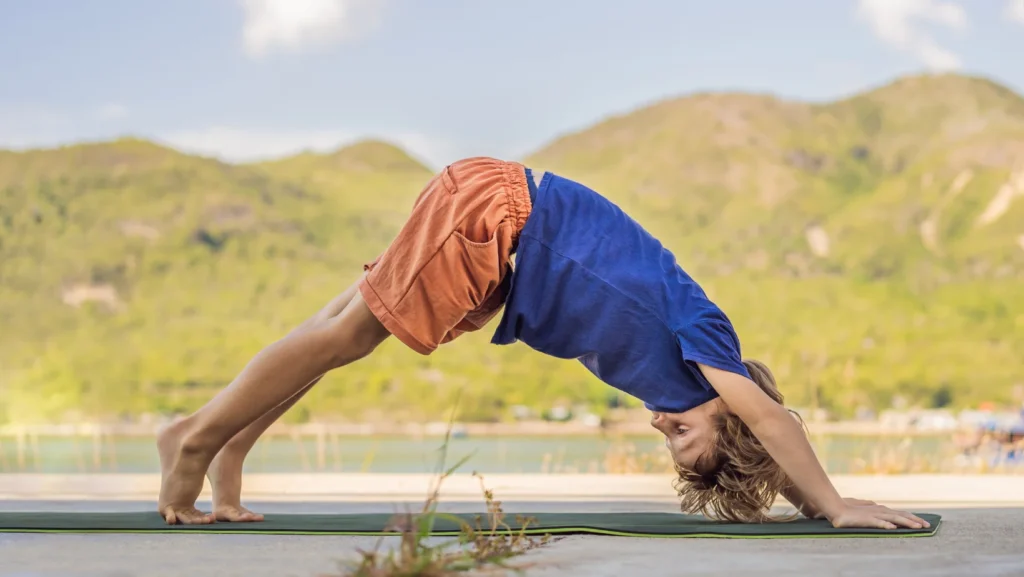 Yoga Kids - Khám Phá Lợi Ích Kỳ Diệu Của Yoga Cho Trẻ Em 3 Yoga Kids - Khám Phá Lợi Ích Kỳ Diệu Của Yoga Cho Trẻ Em - Yoga Online - Tập Yoga Tại Nhà