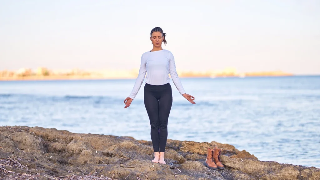 Yoga Giảm Mỡ Toàn Thân Hiệu Quả Chỉ Với 15 Phút Mỗi Ngày 2 yoga-giam-mo-toan-than-2