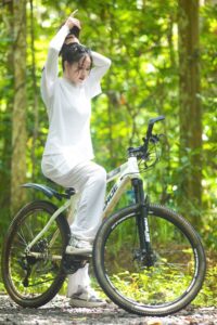 HLV Liên Yoga – Huấn luyện viên Yoga trị liệu truyền cảm hứng từ trái tim - Yoga Online - Tập Yoga Tại Nhà